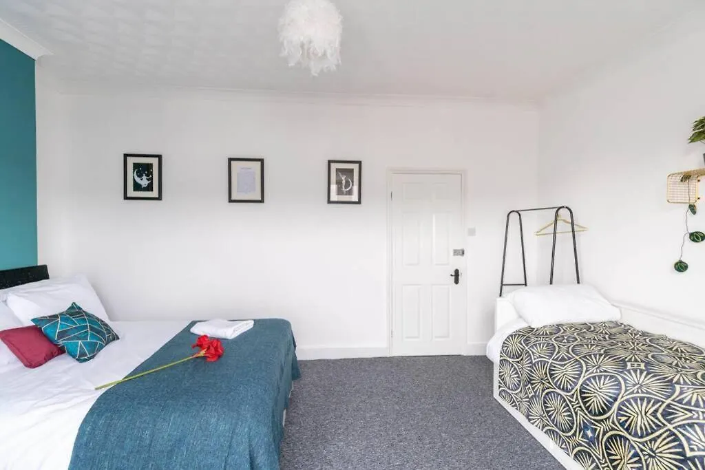The Gatsby - Beautiful Spacious Central House Cardiff Holiday home